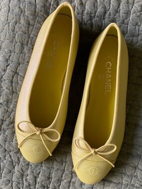 CHANEL Lemon Yellow Leather Ballet Flats with Bow